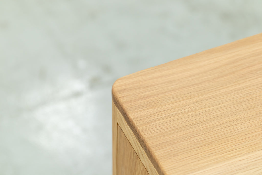 Alder Oak Wine Cabinet Detailed Texture View 4