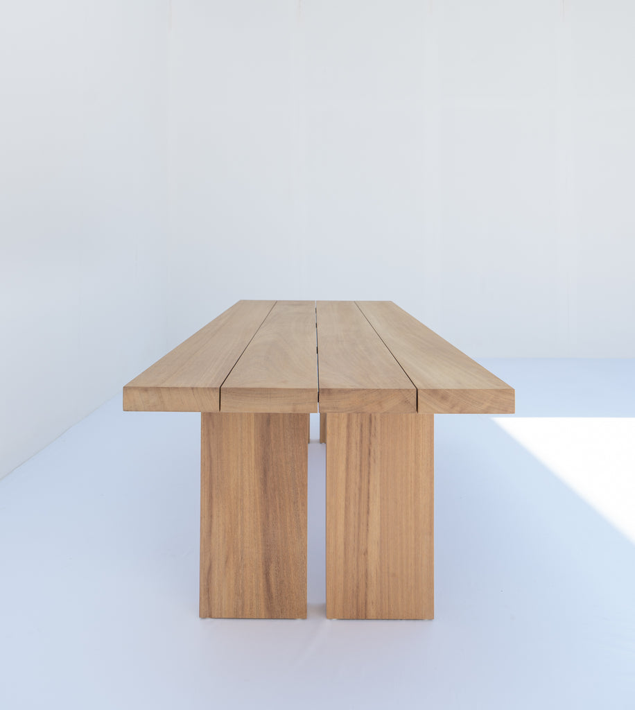 Carter Dock Outdoor Dining Table Perspective View 13