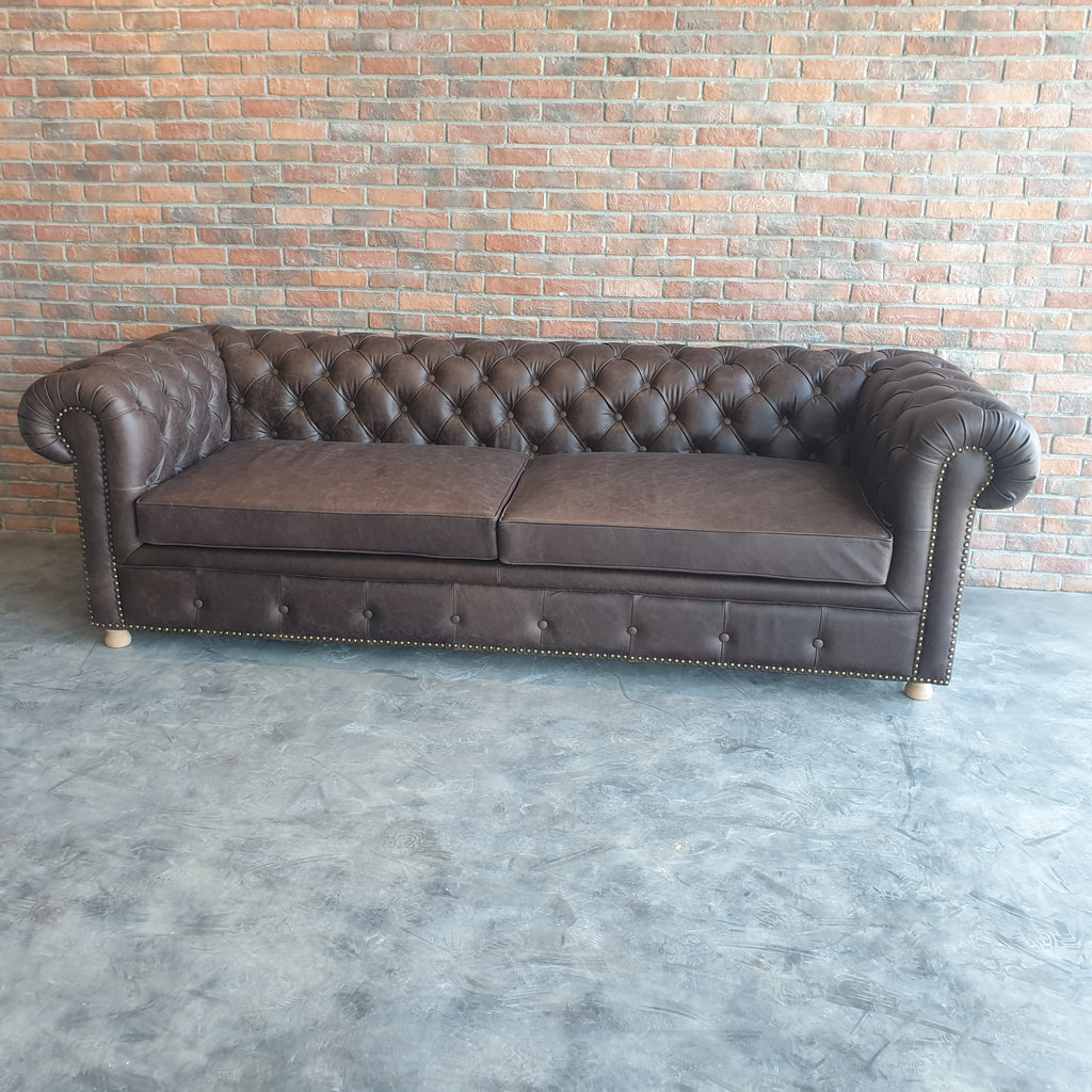 Chesterfield Leather Sofa 3 Seater Front view 