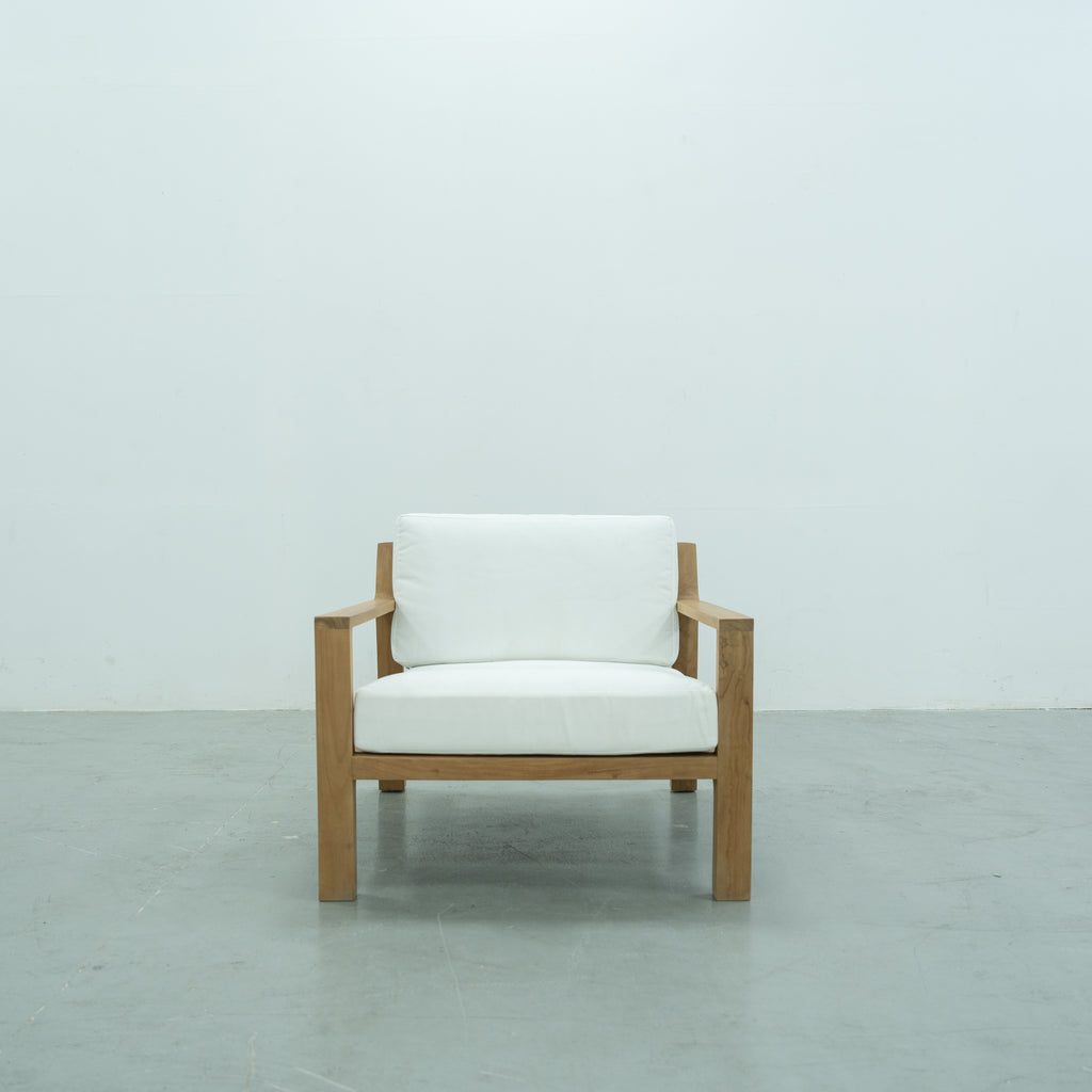 Crete Teak Lounge Chair Front view