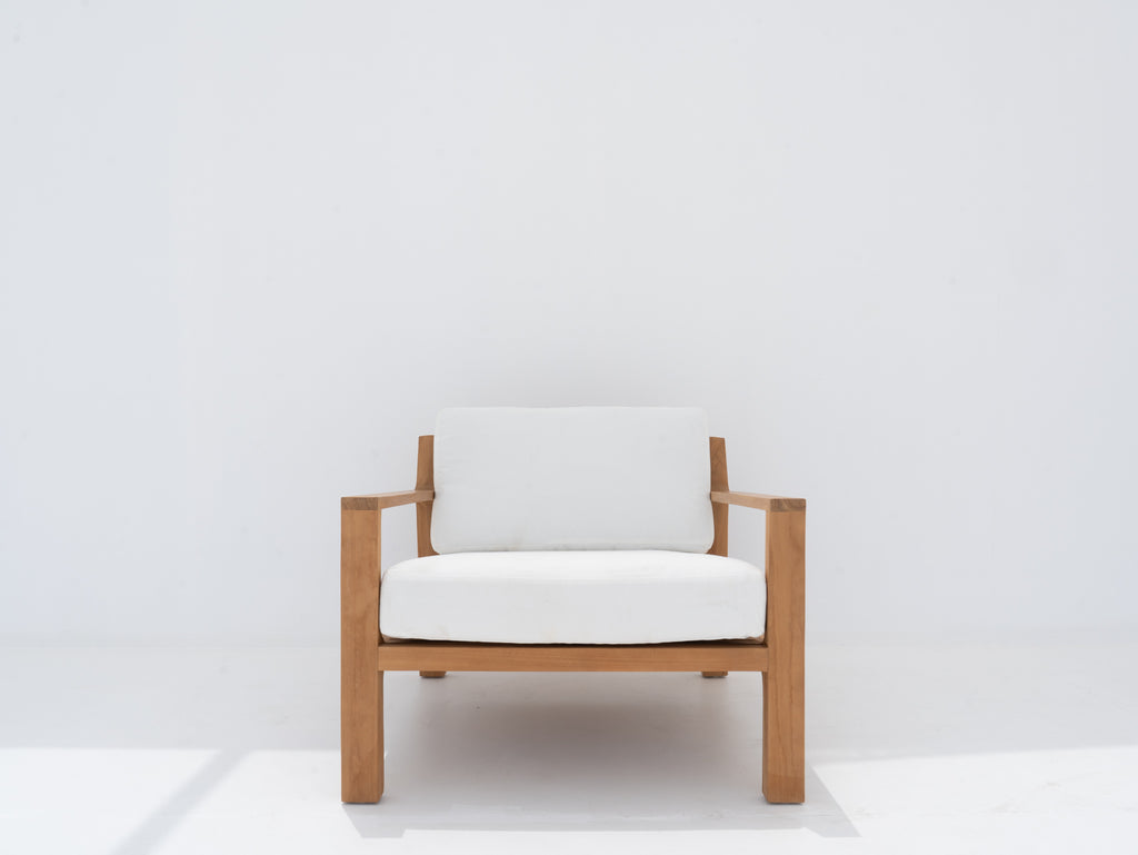 Crete Teak Lounge Chair Front view