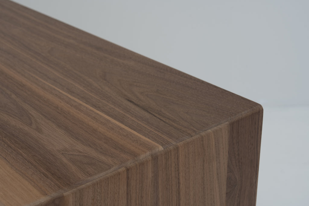 DSC00851-Amber Walnut Chest of Drawers Detailed Texture View 2