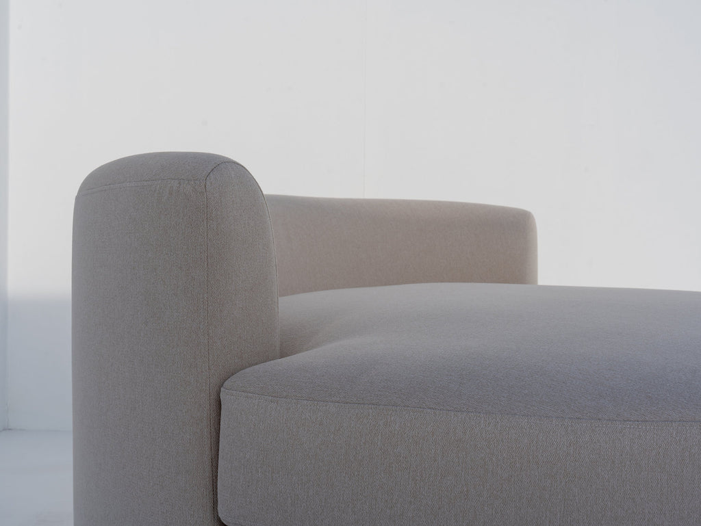 Halo Round Snuggle Chair Perspective View 8