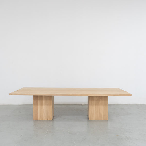 Haven Oak Dining Table Front View 1