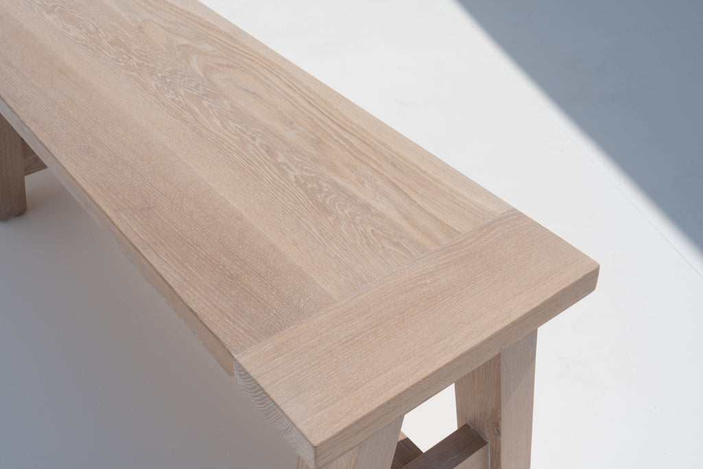 Heritage White-washed Oak Bench Detailed Top Texture View 1