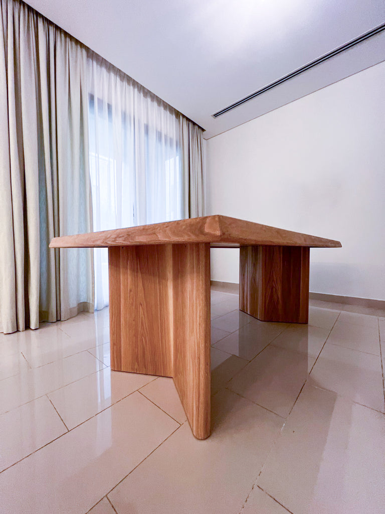 Hudson Oak Dining Table Indoor Perspective View 4