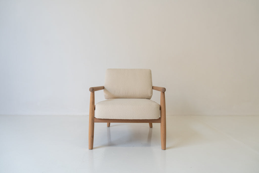 Hudson Oak Lounge Chair Front View 1