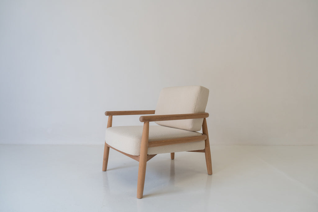 Hudson Oak Lounge Chair Perspective View 3
