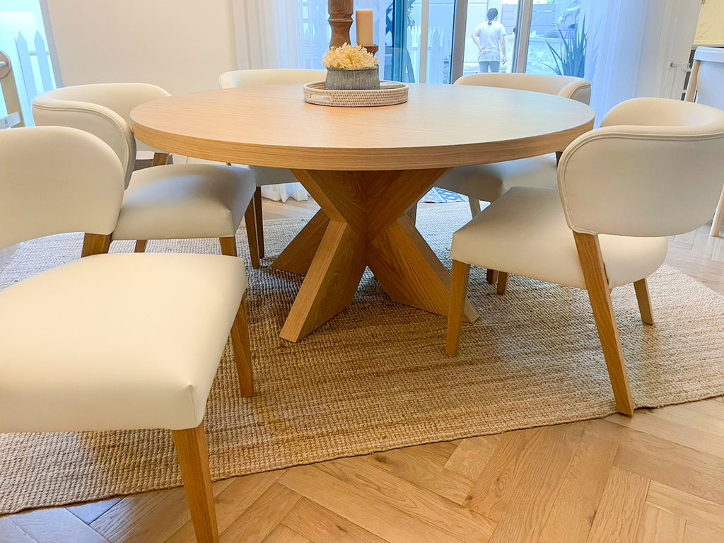 Kerry Oak Dining Table Detailed Indoor View 1