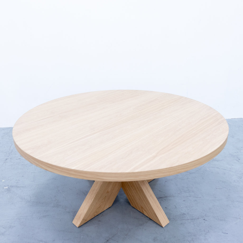 Kerry Oak Dining Table Detailed Top Texture View 3