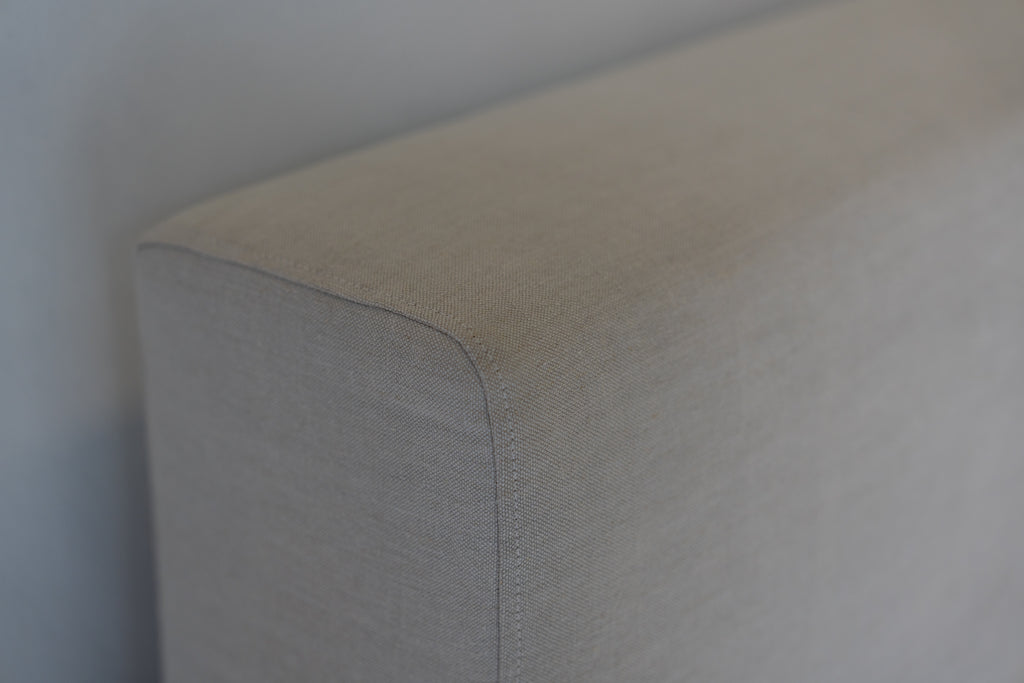 Lagoon Platform Bed Perspective View 8