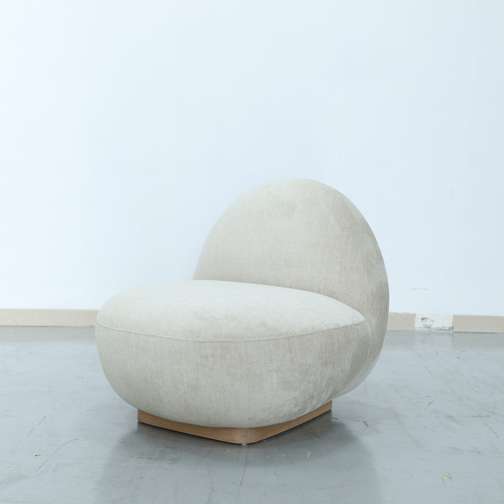 Maison Moise Lounge Chair Perspective View 1