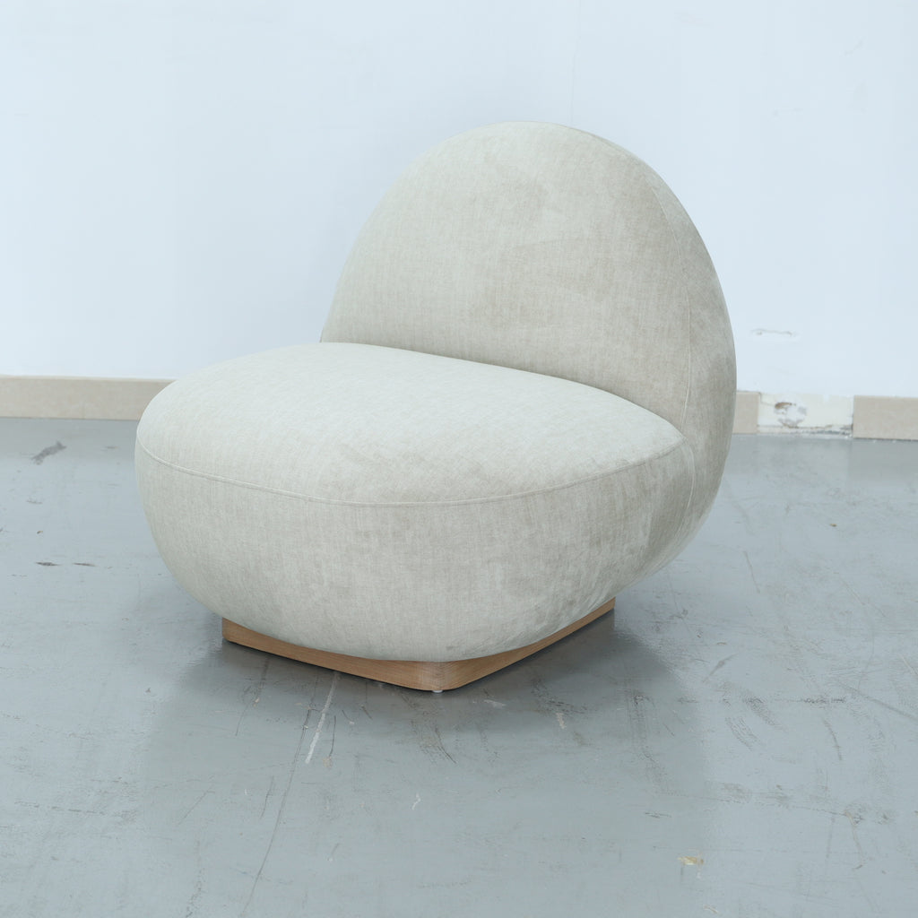 Maison Moise Lounge Chair Perspective View 3