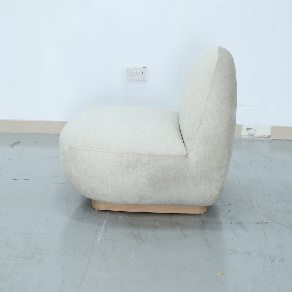 Maison Moise Lounge Chair Perspective View 5