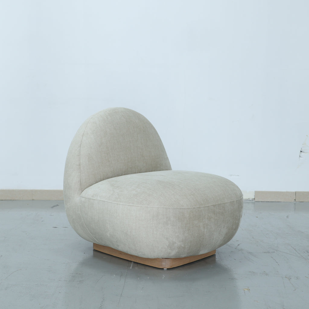 Maison Moise Lounge Chair Perspective View 6