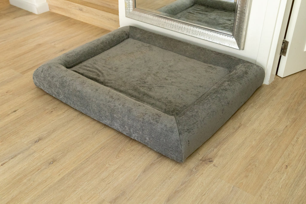 Maverick Dog Bed Side view