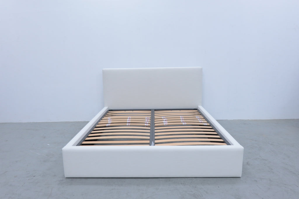 Minimalist Bed Front view