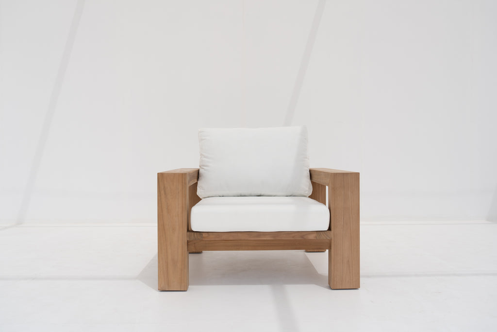 Modern Teak Lounge Chair Front view