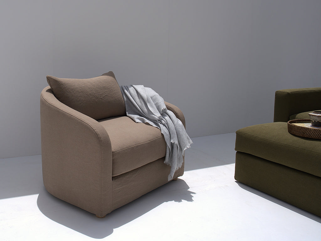 NV.II Slope Armchair Side view 4