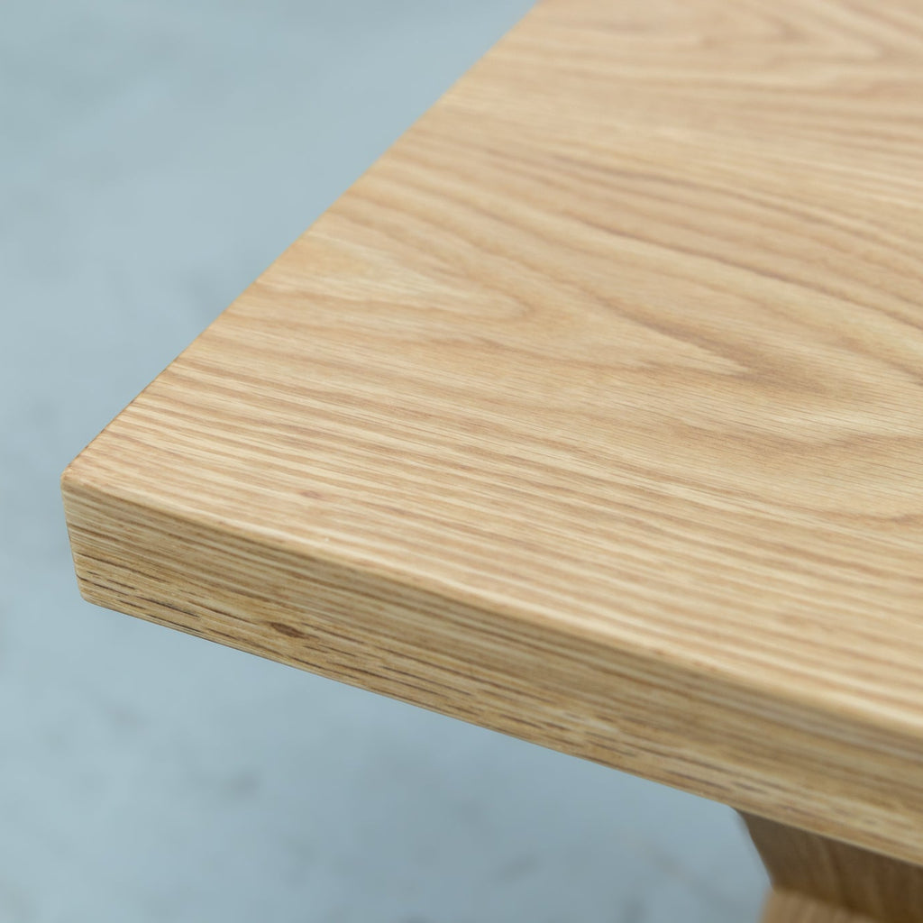 Oak Extendable Dining Table Detailed Top Texture View 1