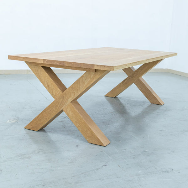 Oak Extendable Dining Table Perspective View 1