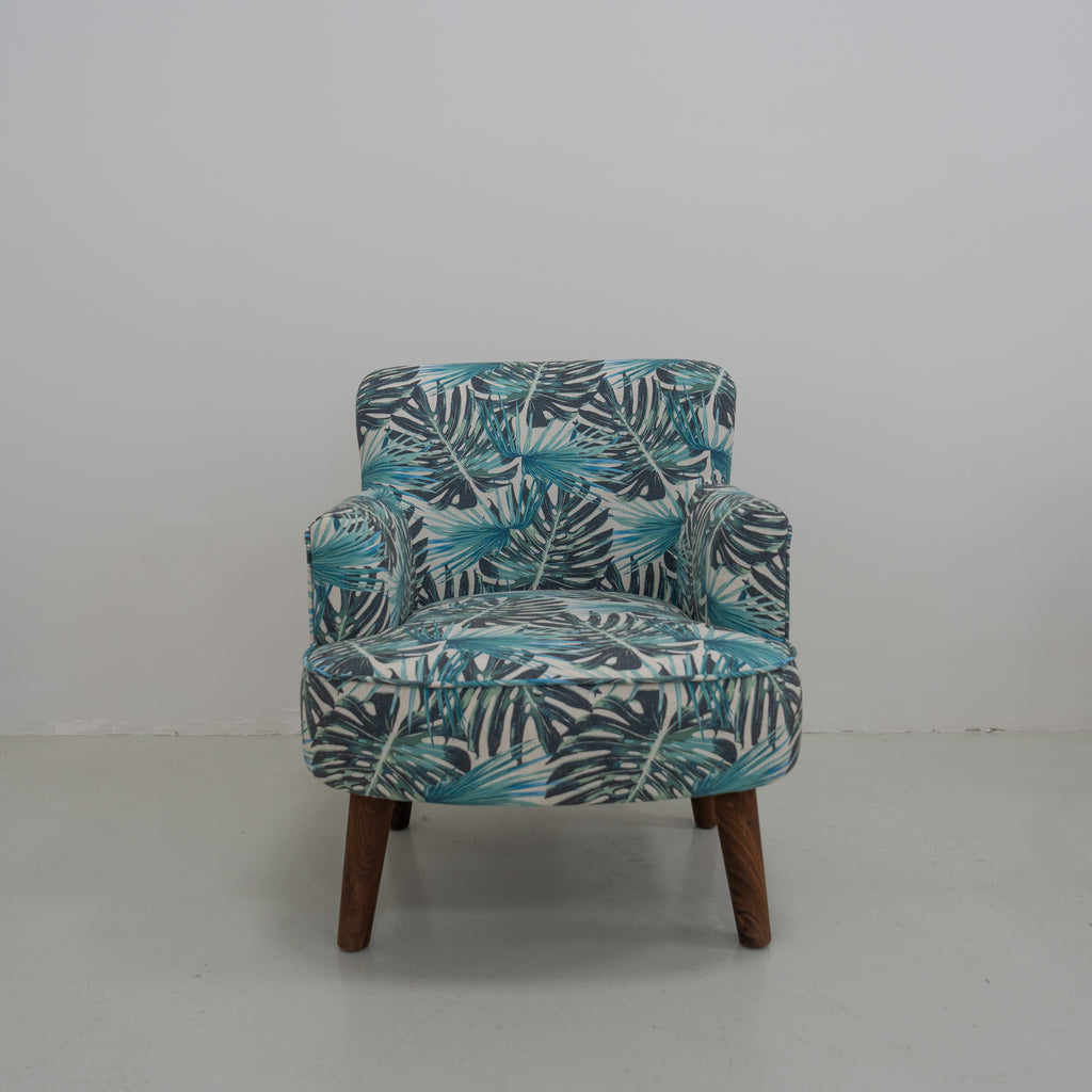Palm Breeze Accent Chair Front View 1