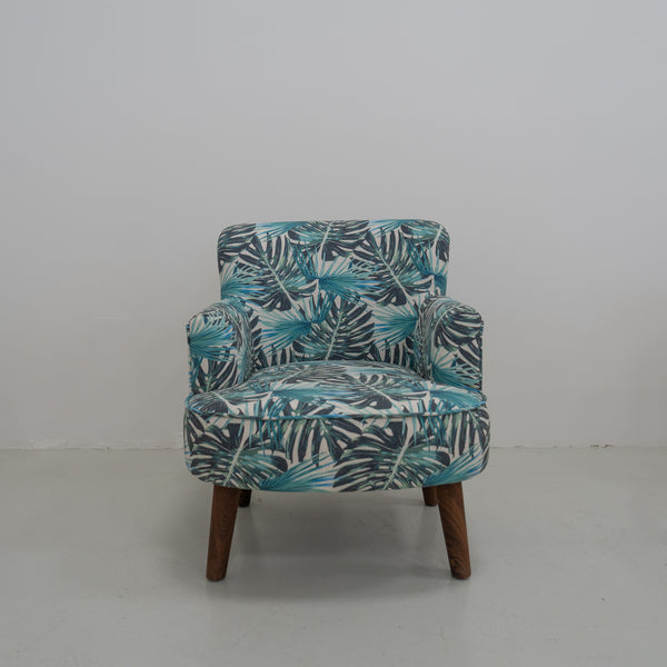 Palm Breeze Accent Chair Front View 1