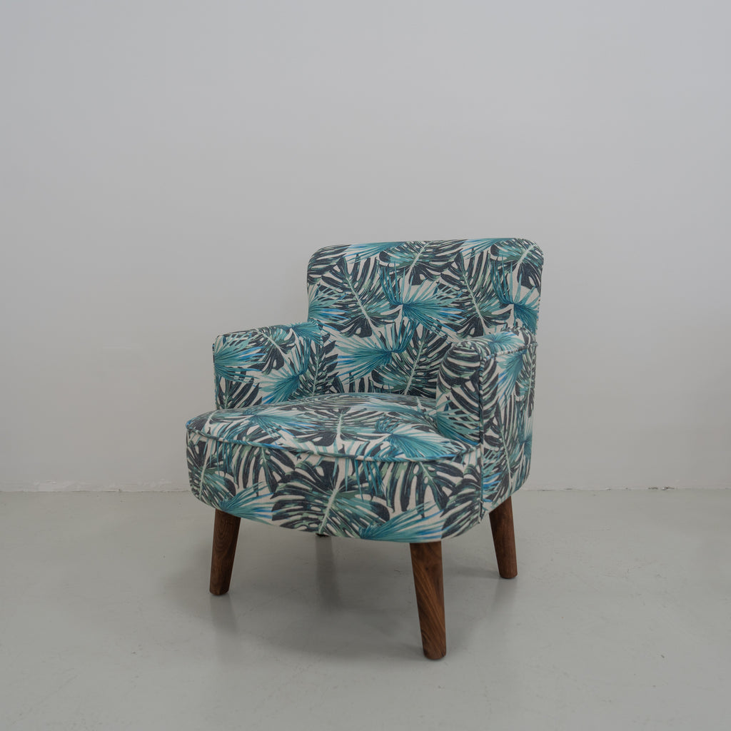 Palm Breeze Accent Chair Perspective View 3