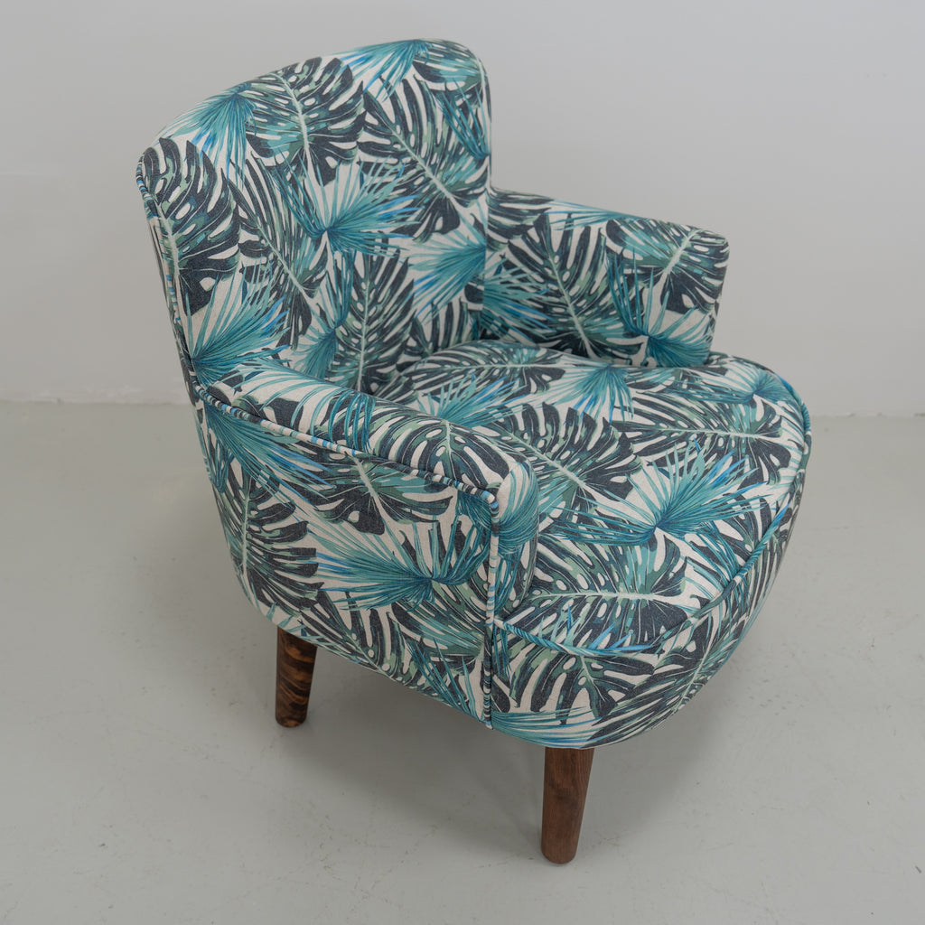 Palm Breeze Accent Chair Perspective View 4