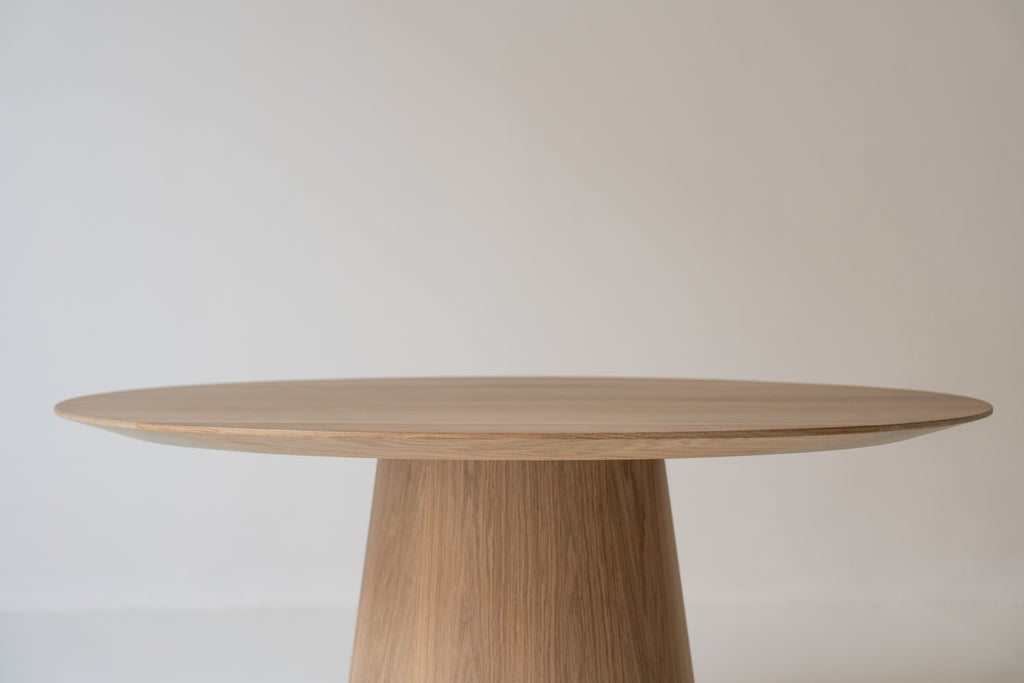 Parker Round Oak Dining Table Detailed Top Texture View 1