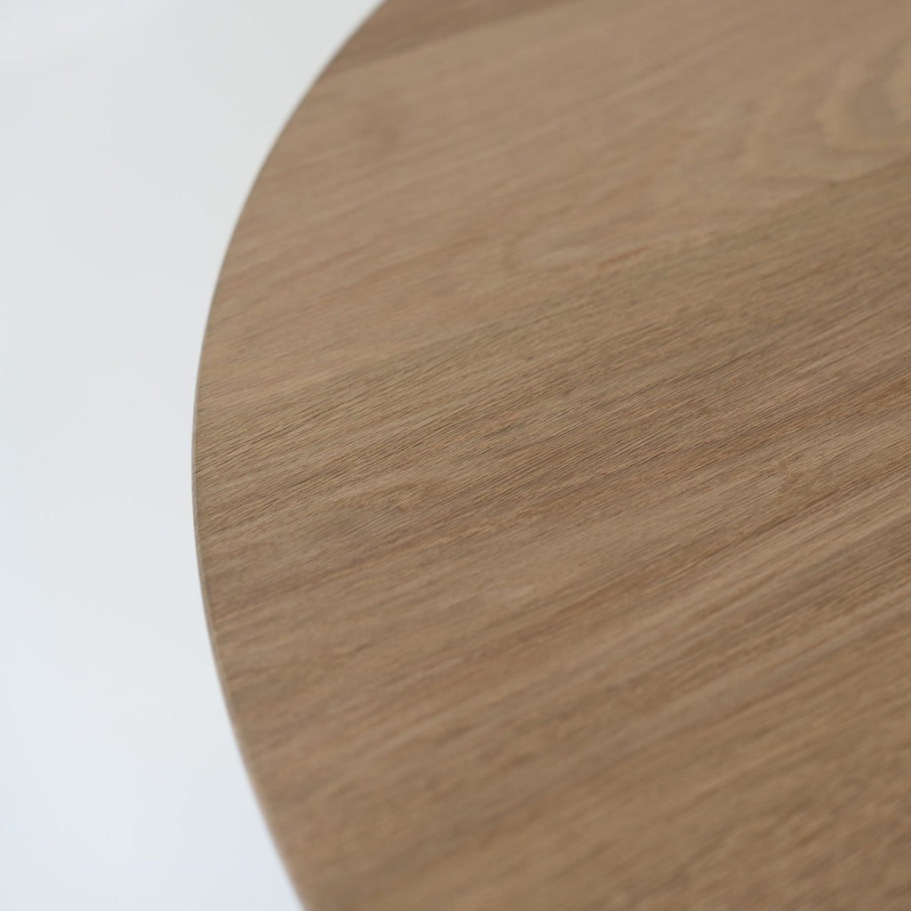 Parker Round Oak Dining Table Detailed Top Texture View 6