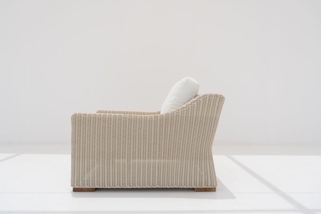 Sienna Rattan Outdoor Lounge Chair Side view