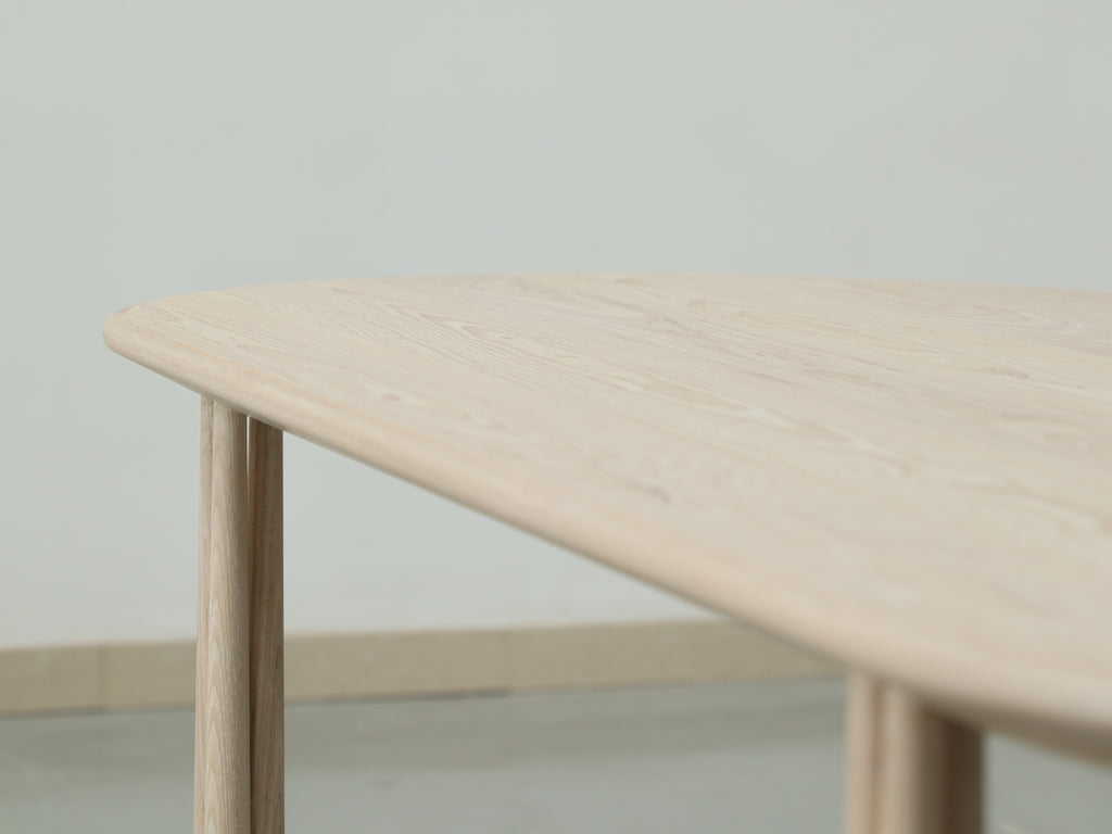 Soleil Oval Dining Table Detailed Top Texture View 4