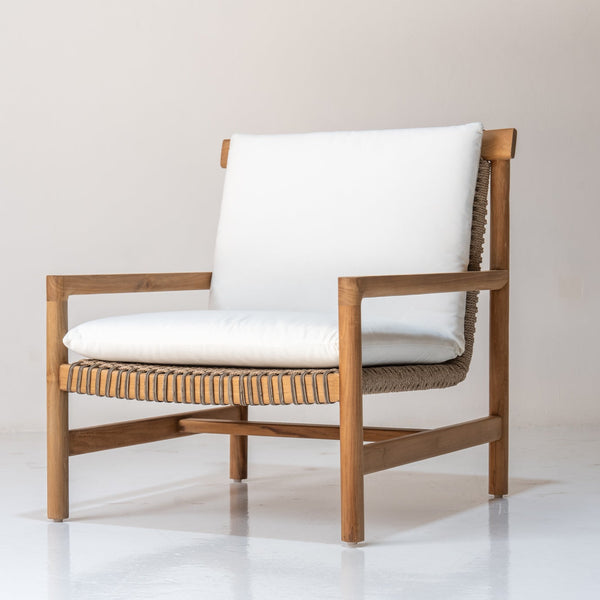 Valencia Lounge Chair Perspective View 1