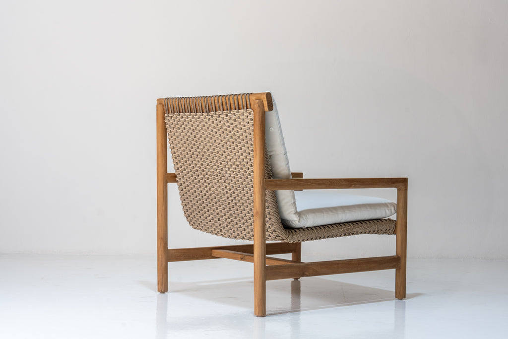 Valencia Lounge Chair Perspective View 6