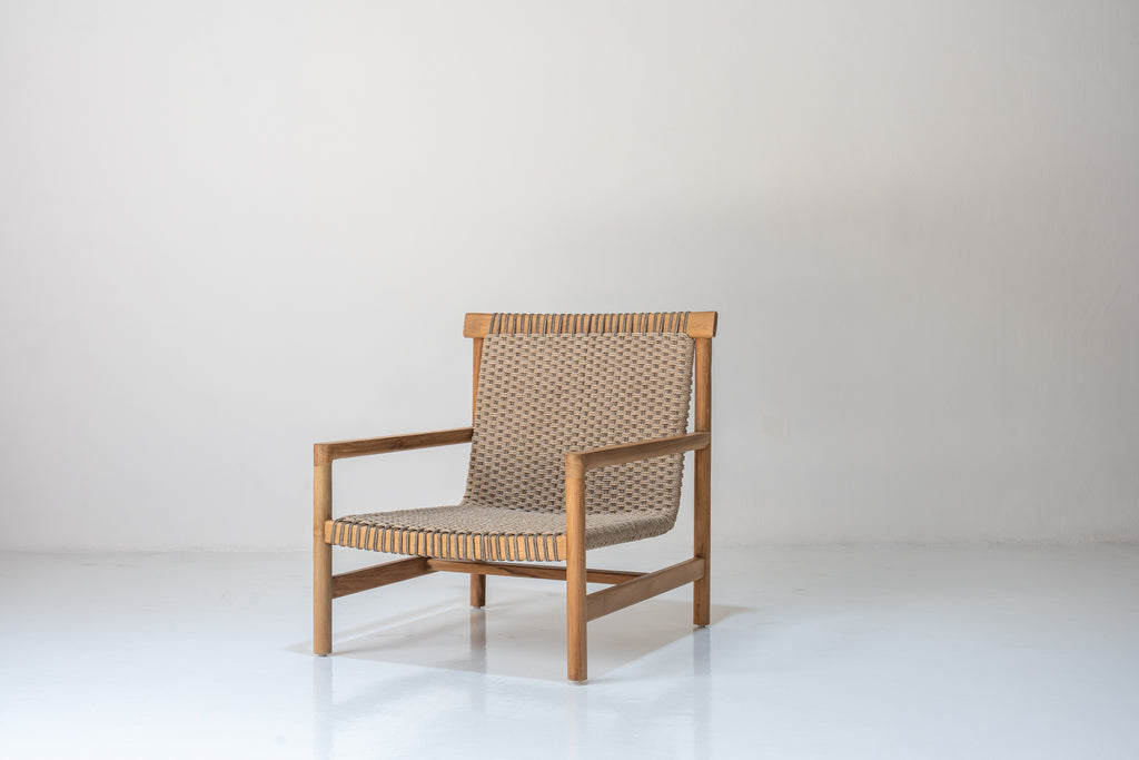 Valencia Lounge Chair Perspective View 8
