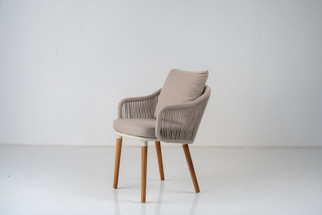 Vela Dining Chairs Perspective View 2
