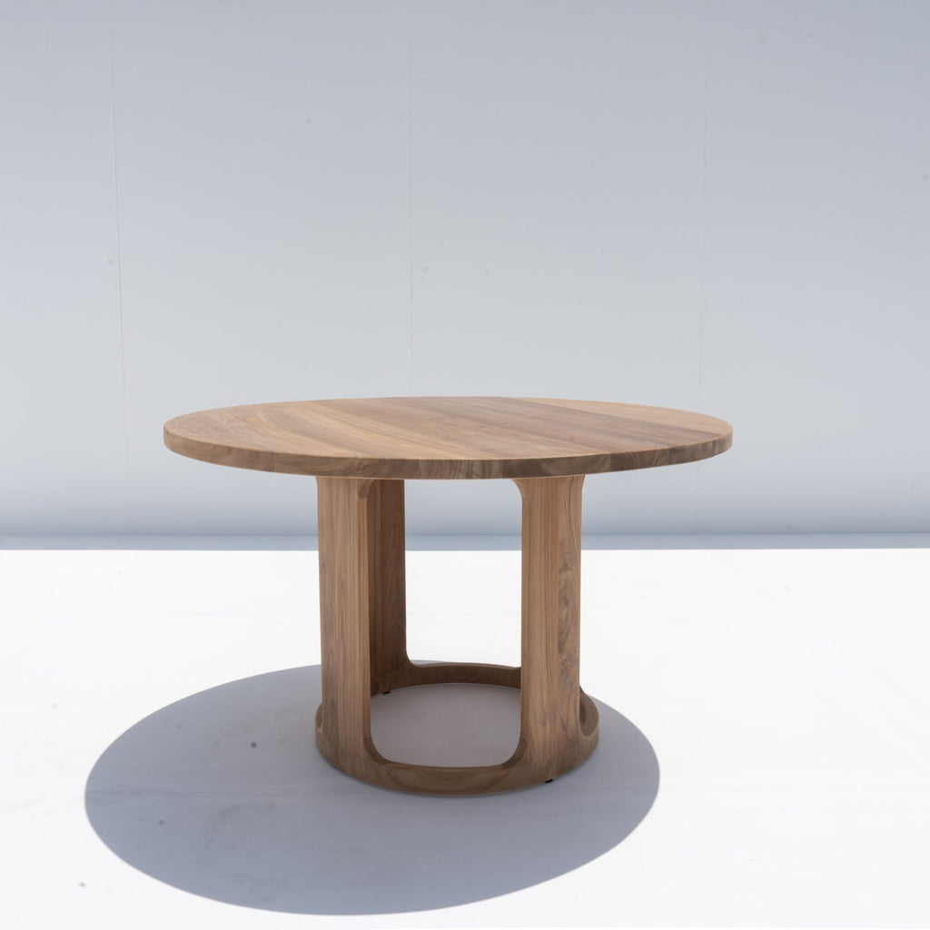 Venice Round Teak Dining Table Perspective View 4