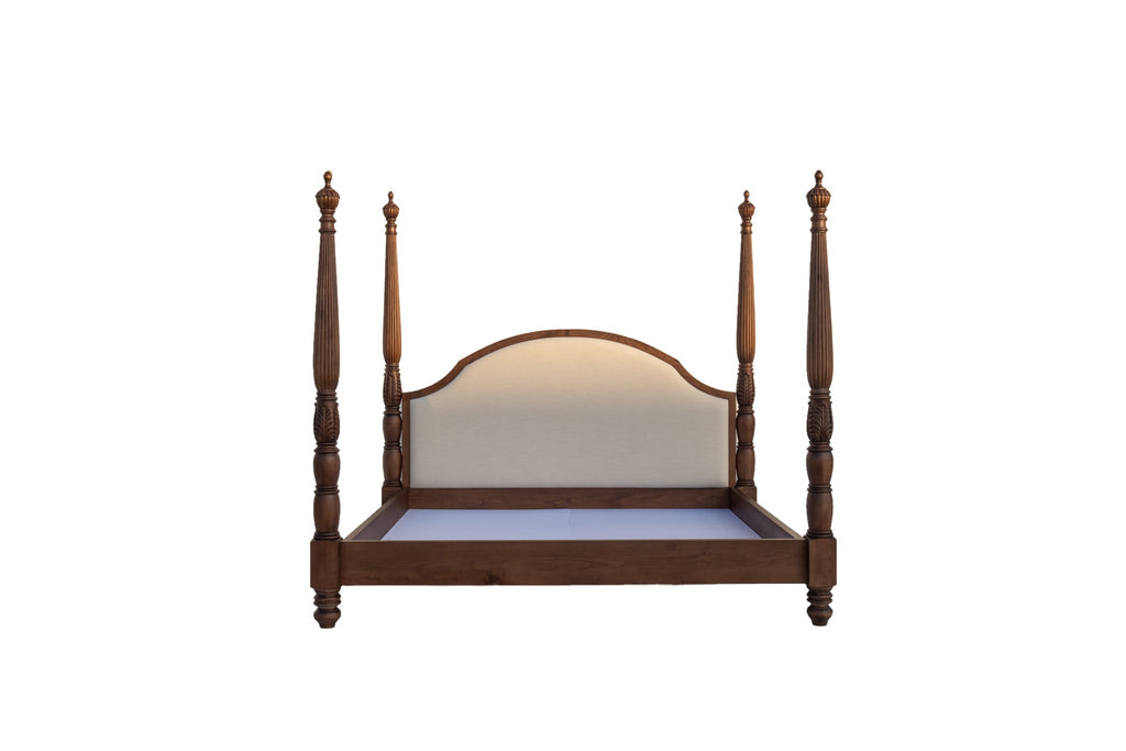 Full front view of the Williamsburg four poster bed showing 226 cm headboard posts and 206 cm footboard posts